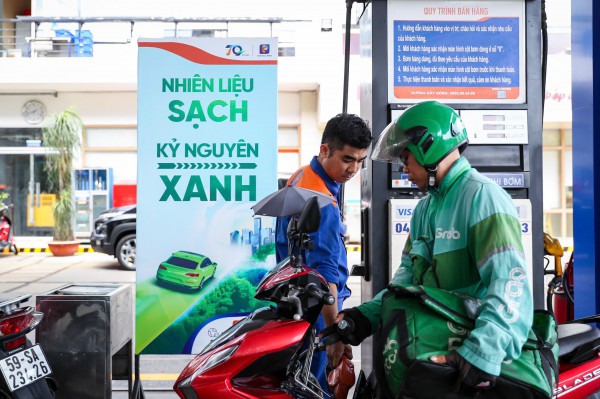Giá xăng dầu hôm nay 4.6.2026: Xăng E10 có thể giảm từ chiều nay?