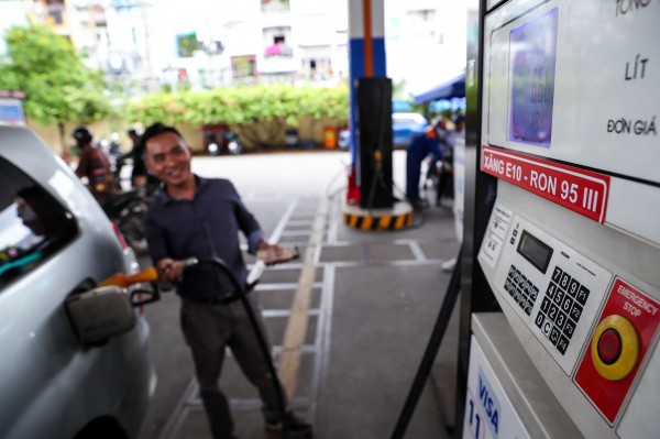 Giá xăng dầu hôm nay 4.8.2025: Giảm phiên thứ 3 liên tiếp Giá xăng dầu hôm nay 4.8.2025: Giảm phiên thứ 3 liên tiếp