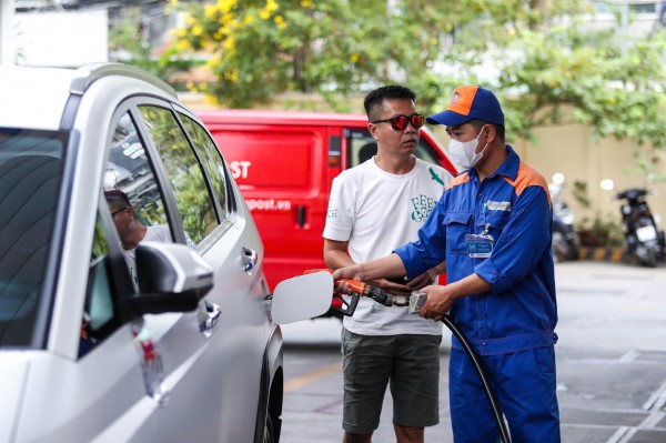 Giá xăng dầu hôm nay 6.10.2025: Tăng mạnh