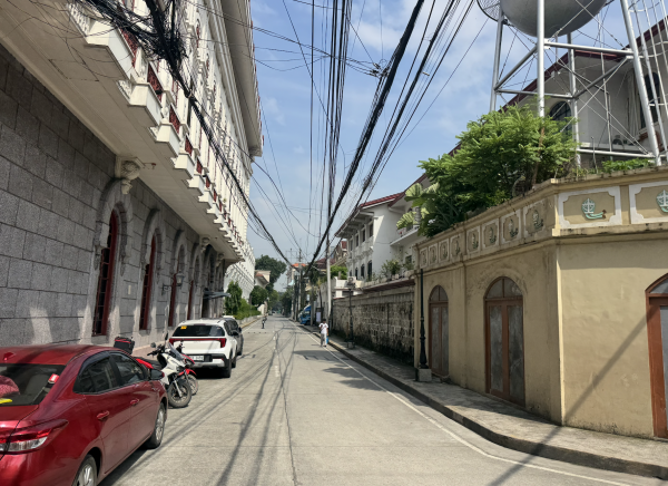 Sau bão, người dân và du khách Philippines đổ xô đi hội chợ cuối tuần