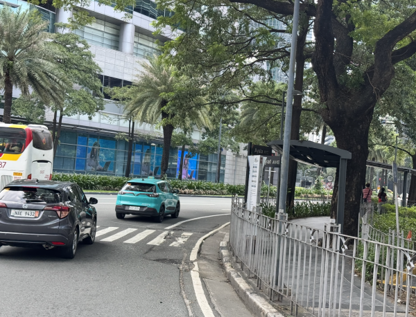 Sau bão, người dân và du khách Philippines đổ xô đi hội chợ cuối tuần