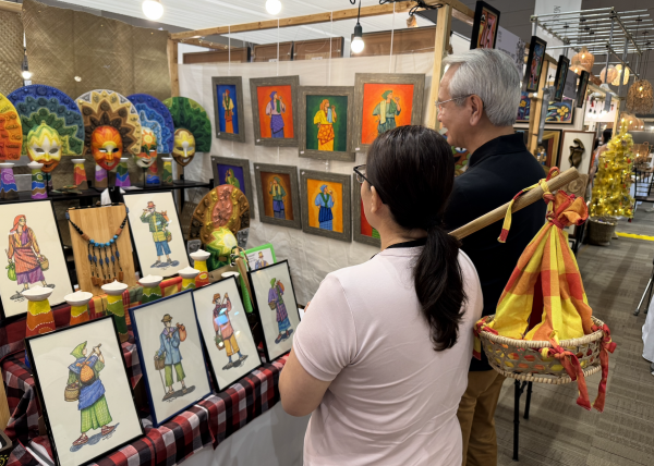 Sau bão, người dân và du khách Philippines đổ xô đi hội chợ cuối tuần