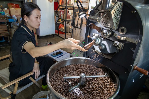 Thuế đối ứng nắn dòng chảy cà phê vào Mỹ, Việt Nam sẽ hưởng lợi?