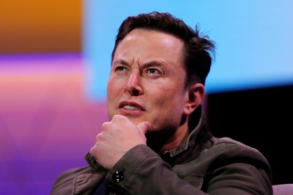 Tỉ phú Elon Musk hoãn việc mua Twitter