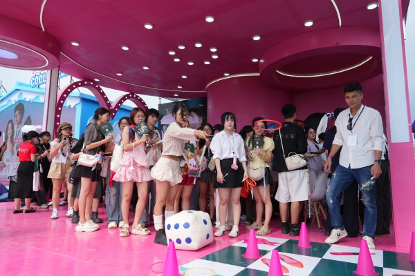 Trải nghiệm độc đáo cùng DOJI tại concert 'Em xinh say hi' Trải nghiệm độc đáo cùng DOJI tại concert 'Em xinh say hi'