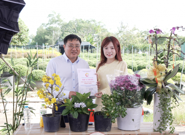 Đơn hàng cây cảnh hoa tết tăng gấp 5 lần trên sàn thương mại điện tử