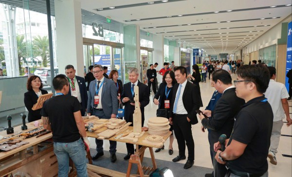 Đông nghẹt khách đến xem 4 triển lãm cùng lúc ở TP.HCM