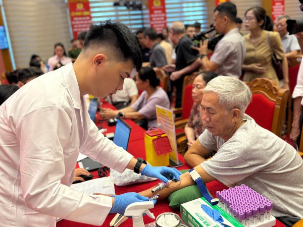 Bộ Công an hướng dẫn chi tiết quy trình lấy mẫu ADN tìm danh tính liệt sĩ Bộ Công an hướng dẫn chi tiết quy trình lấy mẫu ADN tìm danh tính liệt sĩ