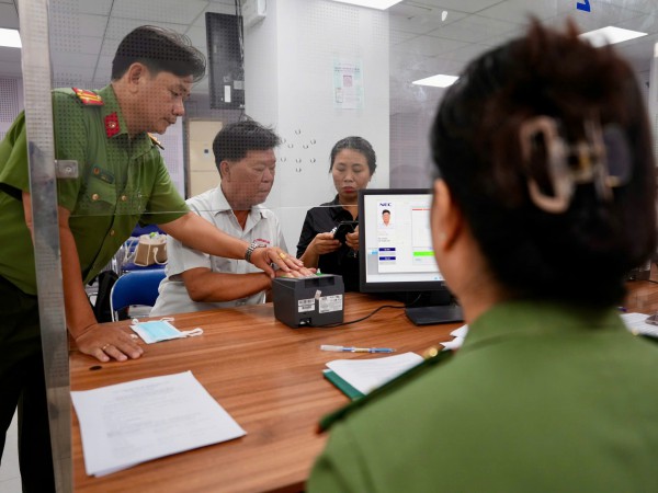 Các lỗi phổ biến khiến hồ sơ làm hộ chiếu bị 'treo' và cách khắc phục Các lỗi phổ biến khiến hồ sơ làm hộ chiếu bị 'treo' và cách khắc phục