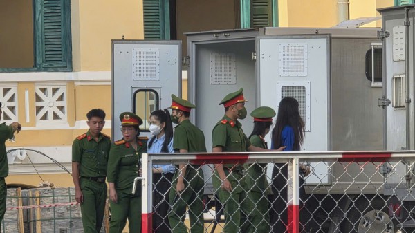 Ra tù trước thời hạn cần điều kiện gì, thời gian chấp hành bao lâu? Ra tù trước thời hạn cần điều kiện gì, thời gian chấp hành bao lâu?