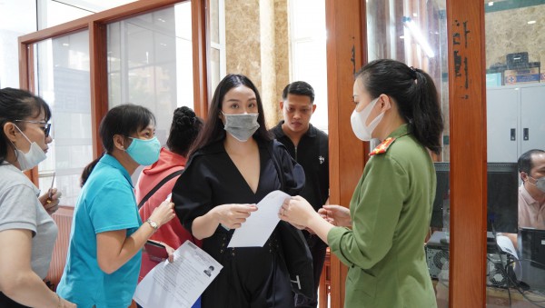 Thủ tục cấp đổi thẻ thường trú cho người nước ngoài tại Việt Nam Thủ tục cấp đổi thẻ thường trú cho người nước ngoài tại Việt Nam