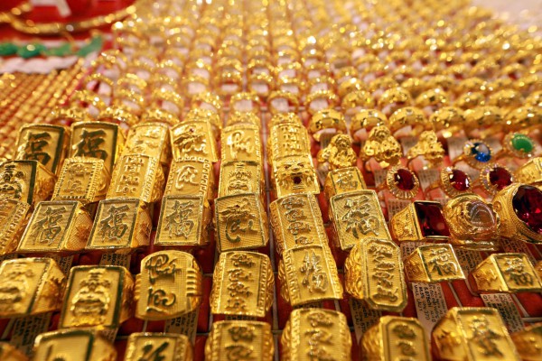 Đi máy bay có được mang vàng không? Đi máy bay có được mang vàng không?