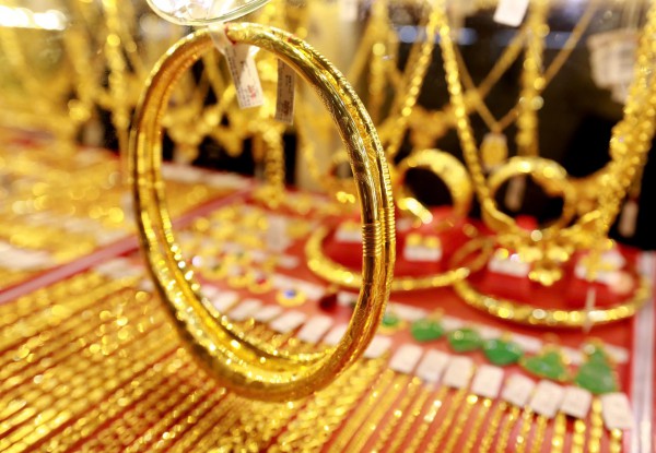 Đi máy bay có được mang vàng không? Đi máy bay có được mang vàng không?