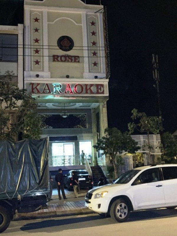 15 “nam thanh nữ tú” mua ma túy của quản lý quán karaoke thác loạn thâu đêm