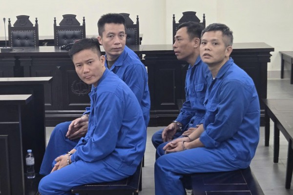 3 cựu công an bị xét xử trong vụ nhận tiền, bỏ qua cho người dùng ma túy