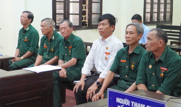 6 cựu chiến binh kêu oan: Vì sao lần thứ 3 tòa tiếp tục phạt tù? 6 cựu chiến binh kêu oan: Vì sao lần thứ 3 tòa tiếp tục phạt tù?