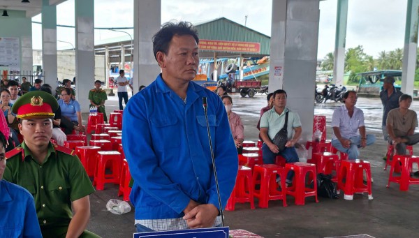 An Giang: Khởi tố, xét xử nhiều vụ liên quan đánh bắt hải sản trái phép An Giang: Khởi tố, xét xử nhiều vụ liên quan đánh bắt hải sản trái phép