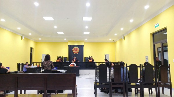 Bác toàn bộ kháng cáo vụ án nữ doanh nhân thủy sản hủy hoại tài sản Bác toàn bộ kháng cáo vụ án nữ doanh nhân thủy sản hủy hoại tài sản