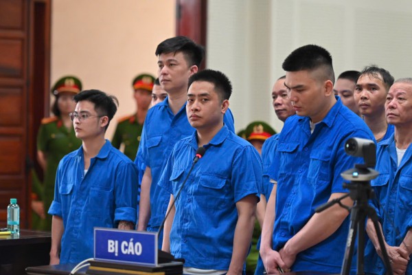 Bạn gái gọi taxi giúp Bùi Đình Khánh bỏ trốn