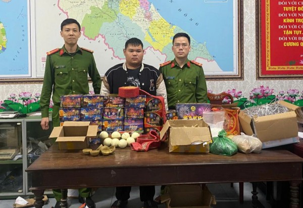 Bắt 8 bị can buôn bán 7 tấn pháo nổ qua 'chợ ngầm' trên Telegram