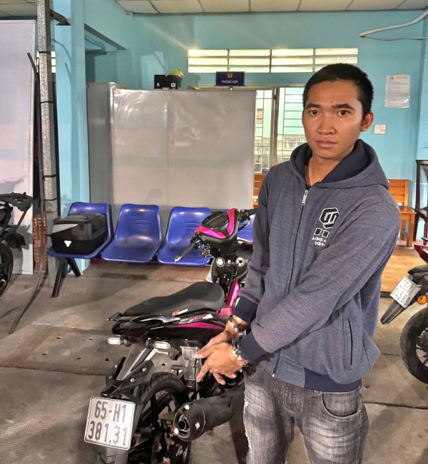 Bắt đối tượng lừa đảo chiếm đoạt xe máy sau gần 22 giờ truy xét
