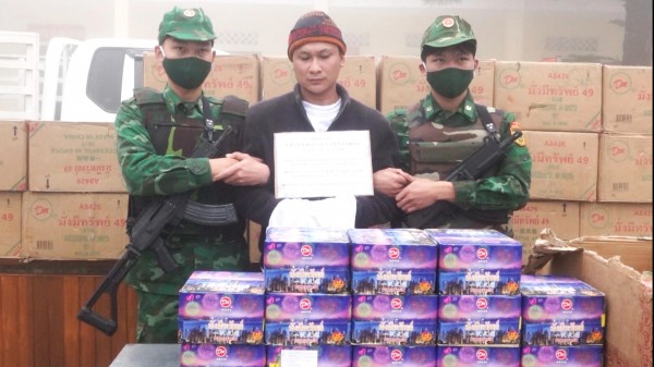 Bắt giữ hơn 1 tấn pháo lậu Bắt giữ hơn 1 tấn pháo lậu