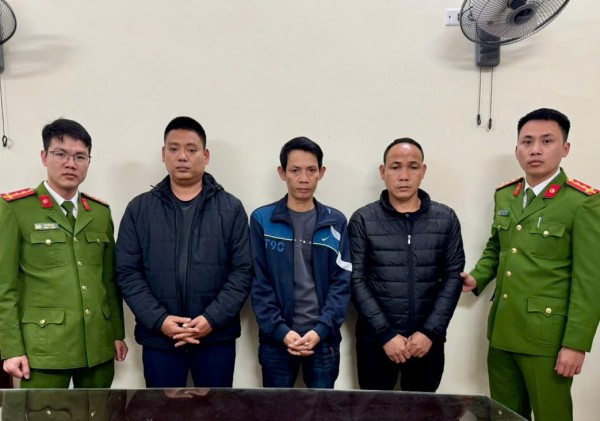 Bắt khẩn cấp nhóm người đánh tài xế xe tải vì mâu thuẫn giao thông