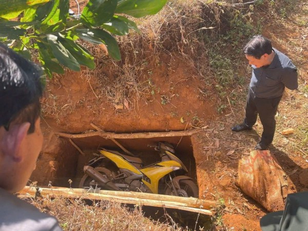 Bắt nghi phạm cướp ngân hàng tại Gia Lai Bắt nghi phạm cướp ngân hàng tại Gia Lai