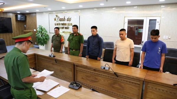 Bắt 'ông trùm' khí cười 9X đưa hàng từ phía bắc vào Đà Nẵng tiêu thụ