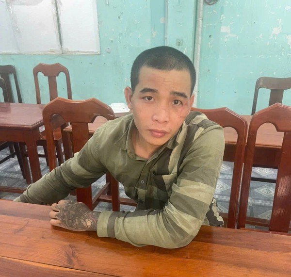 Bắt quả tang nhóm người sử dụng ma túy, thu giữ 2 vật giống súng Bắt quả tang nhóm người sử dụng ma túy, thu giữ 2 vật giống súng