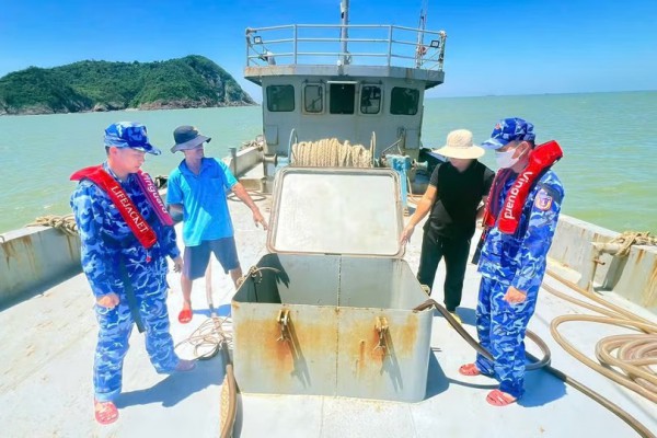 Bắt vụ vận chuyển trái phép 22.000 lít dầu DO trên vùng biển Hà Tĩnh