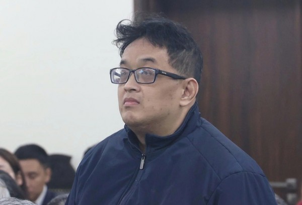 Bị cáo buộc nhận hối lộ 47 tỉ, cựu viện trưởng nói 'nhận tiền thụ động'