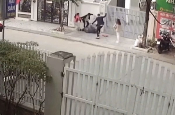 Bị đánh hội đồng, thương tích 13% vì mâu thuẫn va chạm giao thông