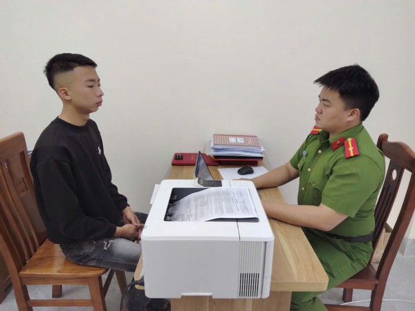 Bị khởi tố vì đánh bạc trực tuyến ngoài quán net