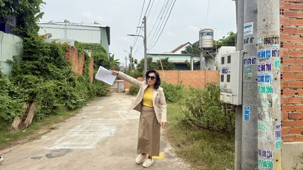 Bức xúc vì đất bị xẻ đôi, chủ đất ở TP.HCM thành bị đơn Bức xúc vì đất bị xẻ đôi, chủ đất ở TP.HCM thành bị đơn