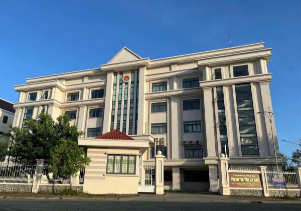 Cà Mau: Công ty Sing Việt chiếm đất ven sông, xây dựng sai phép Cà Mau: Công ty Sing Việt chiếm đất ven sông, xây dựng sai phép