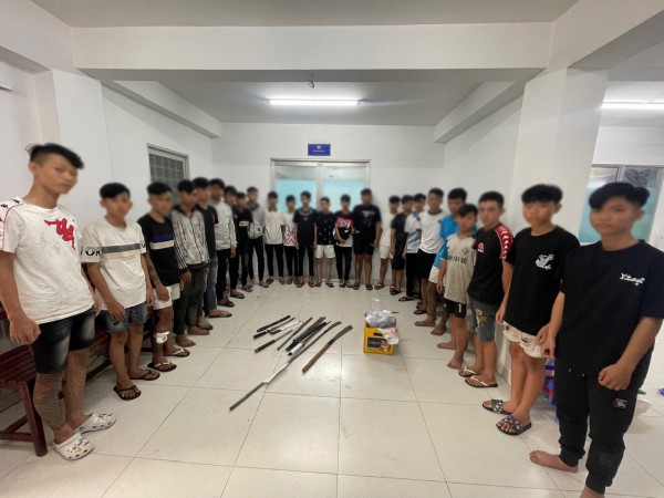 Cần Thơ: 23 thanh thiếu niên đánh nhau, 4 người bị thương Cần Thơ: 23 thanh thiếu niên đánh nhau, 4 người bị thương