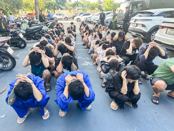 Cao điểm 45 ngày đêm trấn áp tội phạm: Cú đấm thép vào tội phạm ma túy Cao điểm 45 ngày đêm trấn áp tội phạm: Cú đấm thép vào tội phạm ma túy