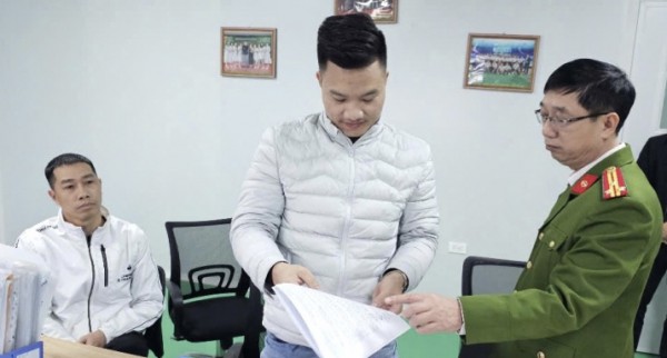 Chiêu trốn thuế bằng 2 hệ thống kế toán của đường dây sản xuất sữa bột giả