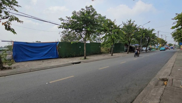 Clip chạy xe máy bốc đầu biểu diễn ở Hóc Môn gây bức xúc Clip chạy xe máy bốc đầu biểu diễn ở Hóc Môn gây bức xúc