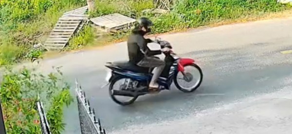 Công an Cần Thơ truy tìm người giật dây chuyền trên tỉnh lộ 931