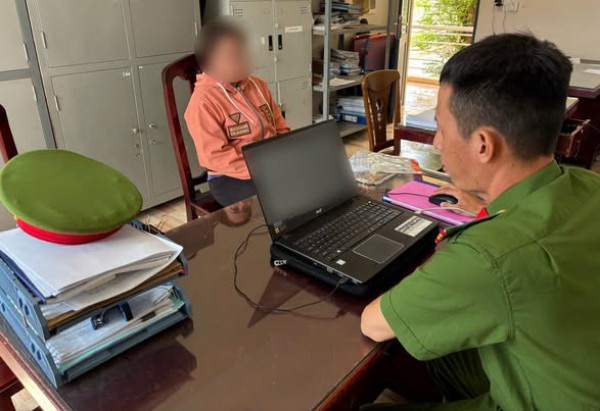 Công an Cần Thơ xử lý người phụ nữ báo tin giả mất  1,1 cây vàng