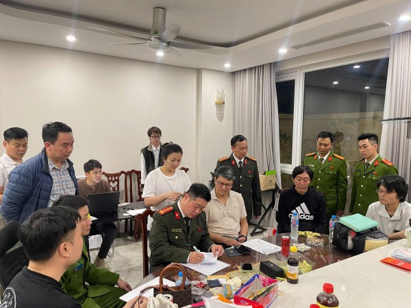 Công an Hà Nội bắt 7 người nước ngoài giả cảnh sát Nhật Bản lừa 11 tỉ