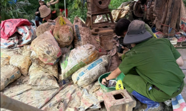 Công an Lâm Đồng triệt phá vụ khai thác vàng trái phép Công an Lâm Đồng triệt phá vụ khai thác vàng trái phép