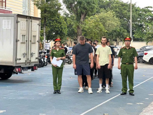 Công an TP.HCM: Phá đường dây buôn cần sa qua mạng có người nước ngoài tham gia