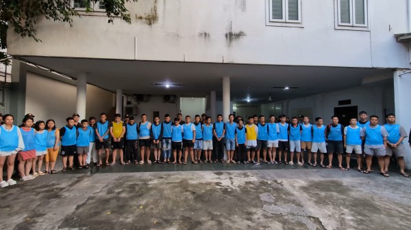 Công an TP.HCM bắt TikToker Huỳnh Cao Cường trục lợi giải cứu người từ Campuchia Công an TP.HCM bắt TikToker Huỳnh Cao Cường trục lợi giải cứu người từ Campuchia