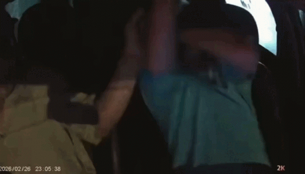 Công an TP.HCM bắt khẩn cấp hành khách hành hung tài xế taxi