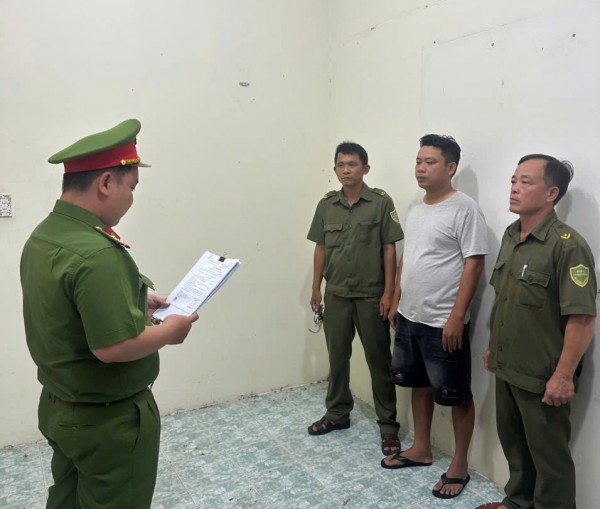 Công an TP.HCM bắt khẩn cấp hành khách hành hung tài xế taxi