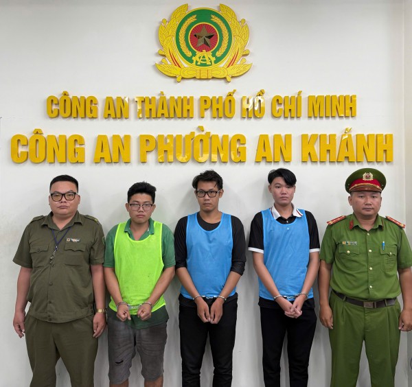 Công an TP.HCM bắt nhóm giả danh cảnh sát hình sự chiếm đoạt tài sản người dân