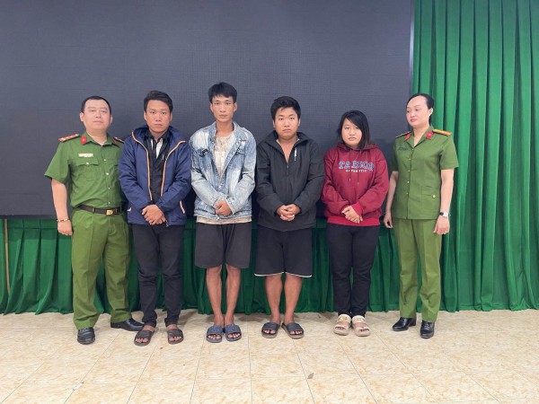 Công an TP.HCM bắt nhóm trộm rùa của chùa Triêm Phước Công an TP.HCM bắt nhóm trộm rùa của chùa Triêm Phước